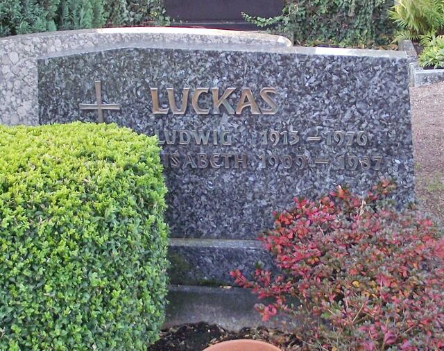 auf diesem Friedhof fällt auch auf, wieviele Namen sich mit einem Biblischen Bezug verknüpfen lassen und welches Eigenleben mancher Namen im Verlaufe der Zeit  entwickelte.