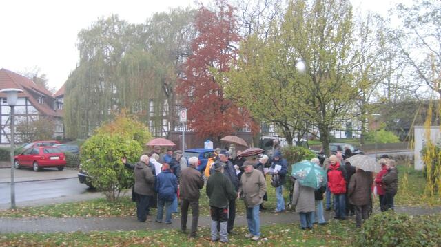 Schlechtes Wetter zählt nicht. Zahlreiche Anlieger machen sich für die Erhaltung eines Naturnahen Parks stark