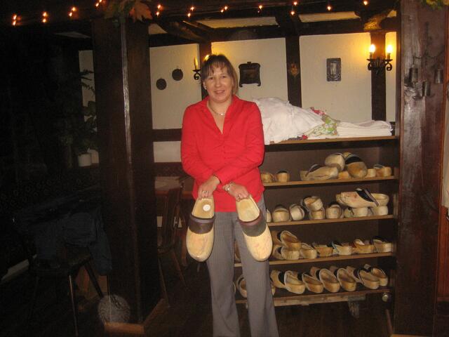 Holzschuh-Ausgabe