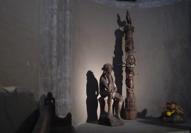 Im Seitenschiff des Doms: "Christus im Elend" und Passionssäule, um 1460
