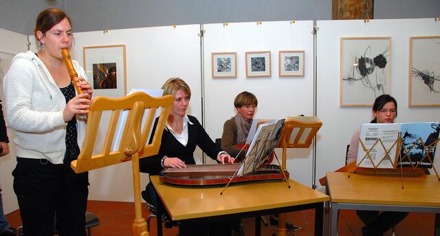 Die "Stubenmusik" aus der Werner-Egk-Musikschule (Leitung: Maria Graf)