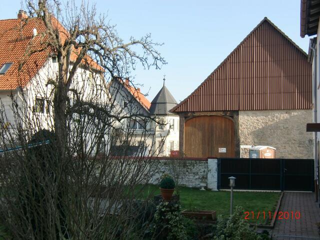Blick über unsere Mauer nach hinten
