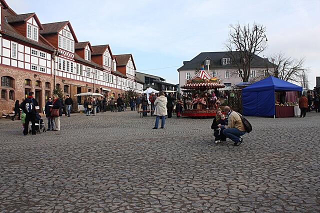 Der Blick auf die schöne Fachwerkfassade des Hofes.