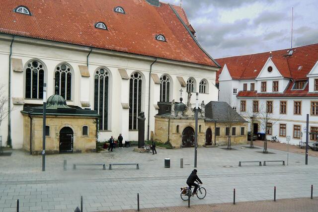 Stadtkirche und Altes Rathaus an der Straße Stechbahn