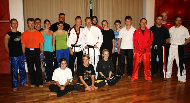 Teilnehmer der Lehrgangs mit Bill Wallace