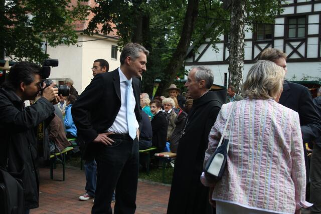 Bürgermeister Hansjörg Durz im Gespräch mit Abt Notker Wolf