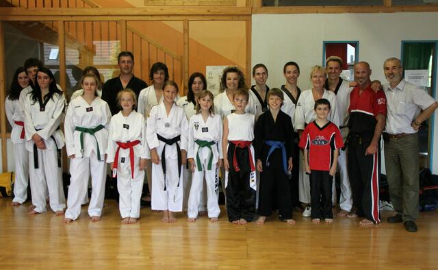 Gruppenbild vom Gemeinschaftstraining in Meitingen