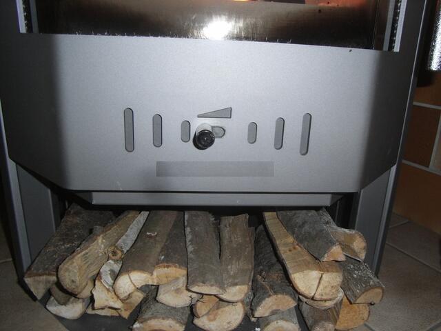 Regulierung und Holzlager
