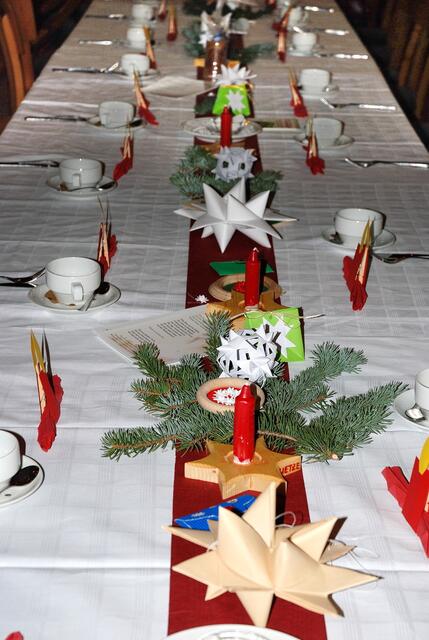 < < < ... ist die Tischdekoration fertig !!!