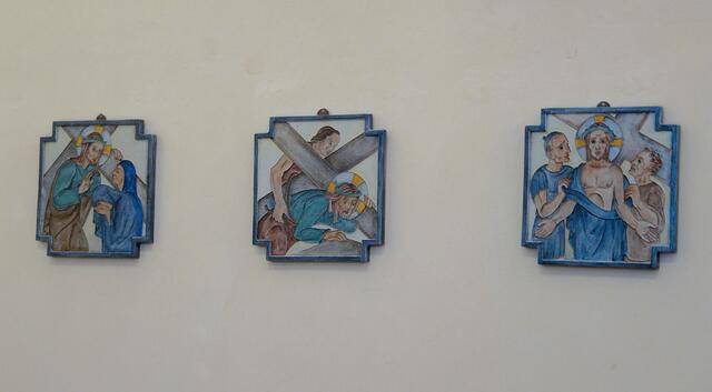 3 Stationen des Kreuzweges.