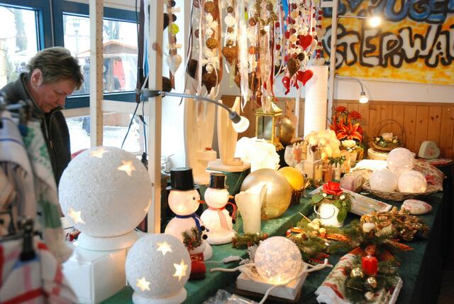Osterwalder weihnachtsmarkt   05  kunsthandwerkliches