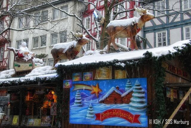 Schneebedeckt rauscht das Gespann über die Dächer... | Foto: Klaus Dieter Hotzenplotz / SDS Marburg