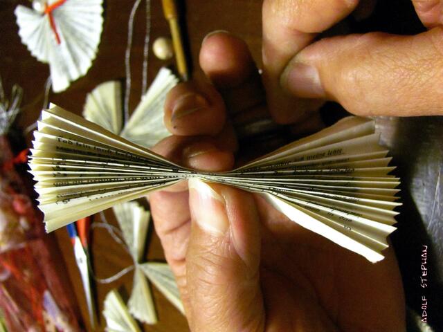 Halte das obere DRITTEL fest und. . .