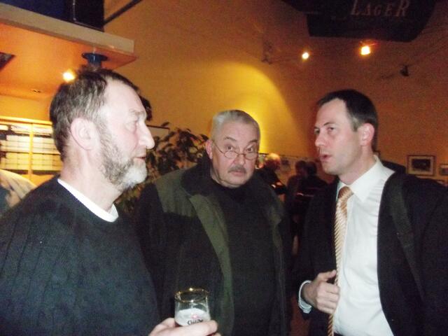 Christoph Dreyer (rechts) im Gespräch mit Anliegern