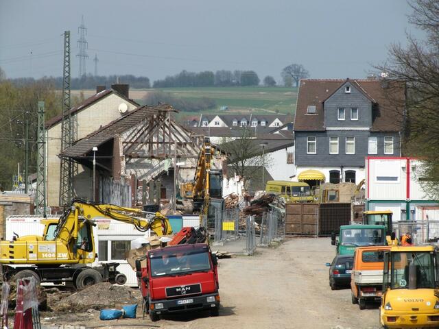 Abbruch des Güterschuppens (14.04.2010)