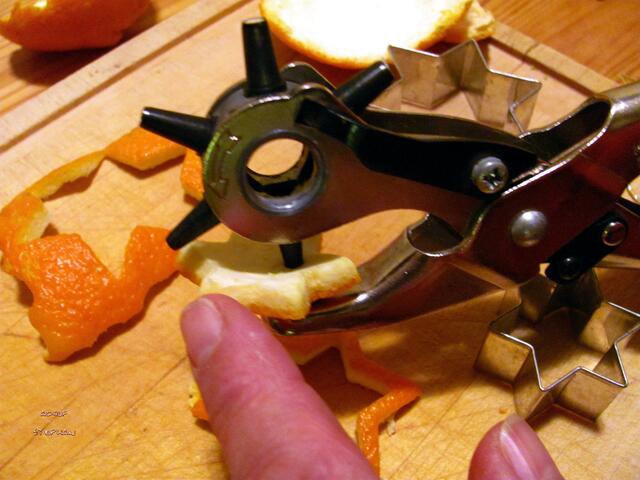 Es ergibt einen großen hohlen und einen kleinen Stern.