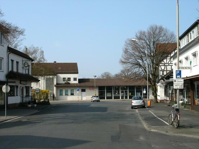 Der Bahnhofsvorplatz vor dem Umbau (23.04.2006)