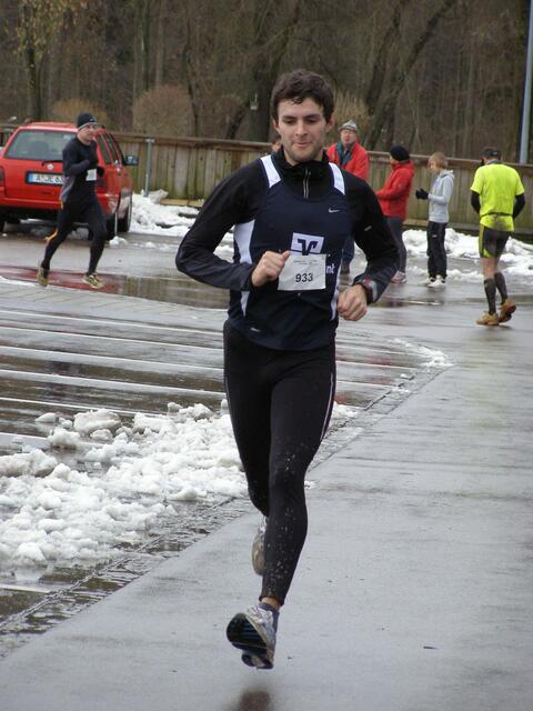 Michael Hagl beim Zieleinlauf in Rain