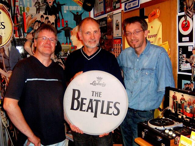 Mit Freunden im Beatlesmuseum Siegen, 18.06.09 | Foto: Ralf Schünemann