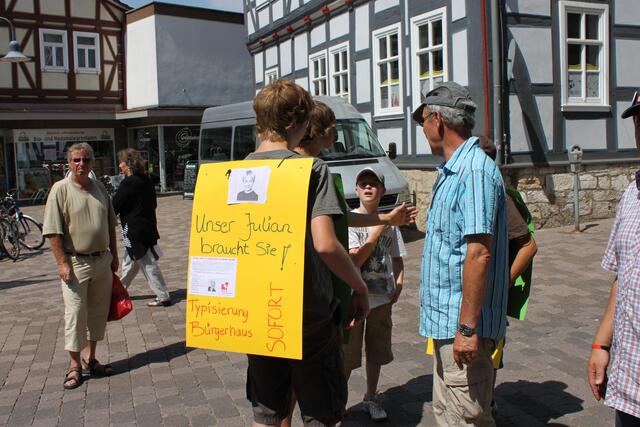 Auch am Aktionstag wurde noch für die gute Sache beworben: Mit Plakaten....