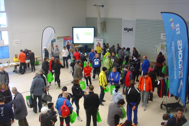 Aufwärmen in der Turnhalle