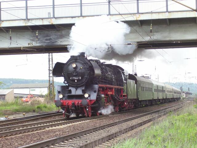 41 1144-9 Durchfahrt im Bhf Naumburg/Saale Hbf