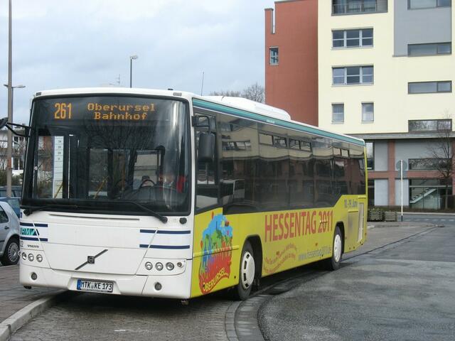 Hessentagsbus am Bussteig 9 in Bad Homburg