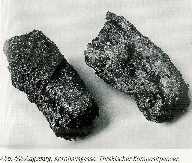 Abb. 69 Thrakischer Kompositpanzer ; Augsburg-Kornhausgasse | Foto: Augusta Vindelcum: L. Bakker