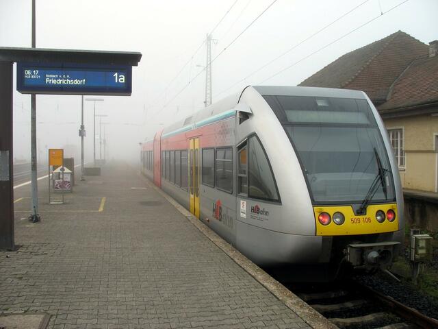 Am 17.6.2009 fährt der Zug über Rosbach v.d.H.