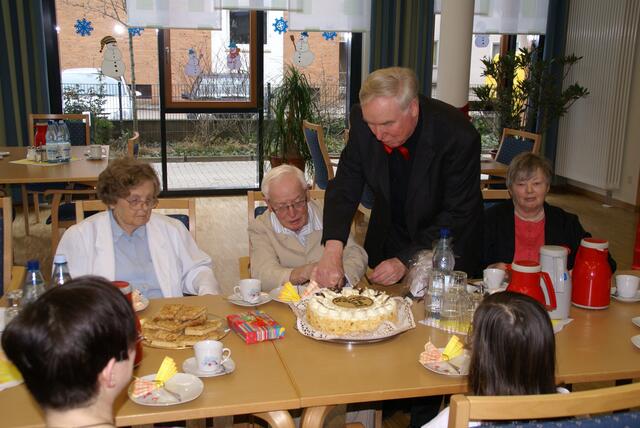 Anschneiden der Torte