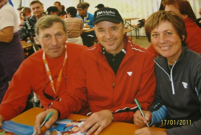 In prominenter Gesellschaft: Walter Gollmann (l.) mit Christian Neureuther (Mitte) und Rosi Mittermaier