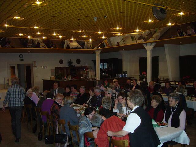 Volles Haus und gute Stimmung im Tanzsaal Deutscher Kaiser
