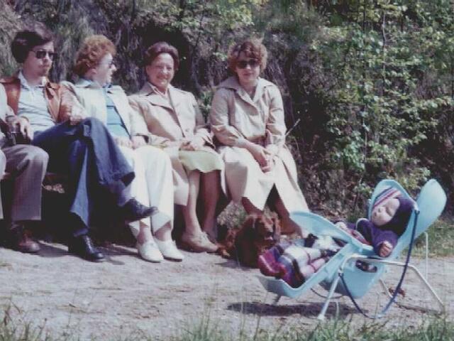 mit Vater, Großmüttern und Mutter 1977 | Foto: Florian Hentschel