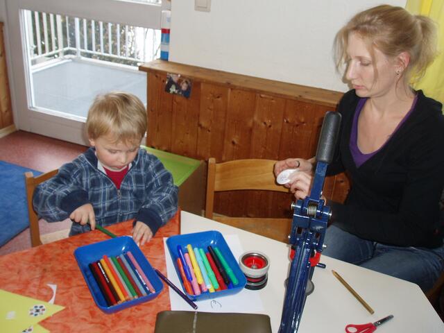 die Kinder konnten sich Monti - Buttons erstellen