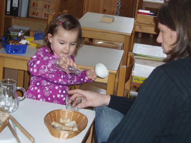 "Schüttspiele" fördern Koordination und Motorik