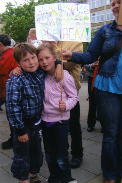 7. Juni 2010: Erste Demo der Beiden und vermutlich eine Erfolgreiche.
