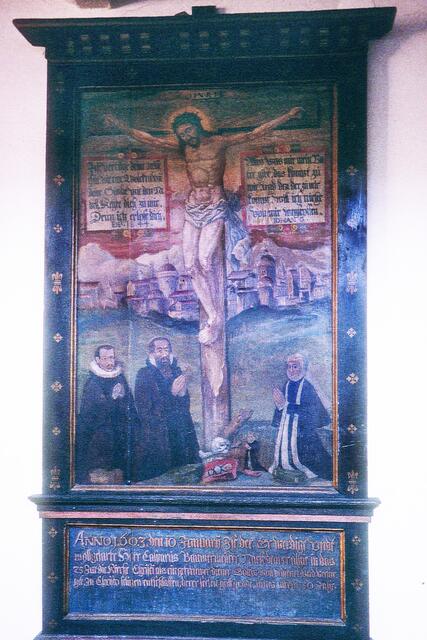 Gedenktafel für Pastor Caspar Bauermeister (+1603), abgebildet mit seiner Frau und seinem Sohn, der auch Pastor in Klein Lafferde war.