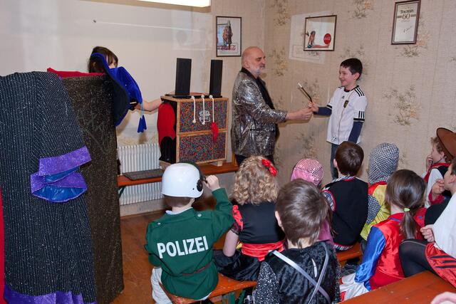 Julian als Zauberlehrling ...