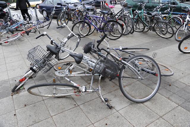 Viele Räder fanden keinen Platz an den Bügeln.