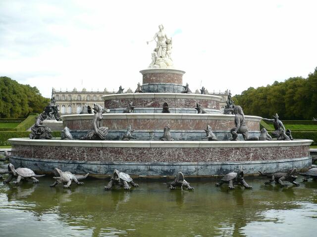 Brunnen vor dem "Märchenschloss"