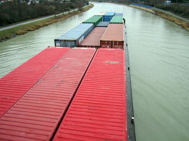 .... rote Kisten ...