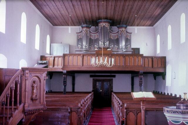 Die Sicht zur Empore mit der neuen Orgel von 1966 (Vorgängerinstrumente 1738 sowie 1912). Foto: Helmut Kuzina
