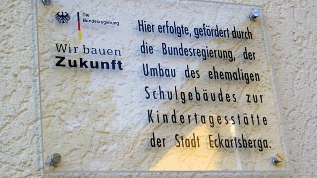 Krippen-, Kindergarten- und Schulkinder- Tagesstätte mit Hort.