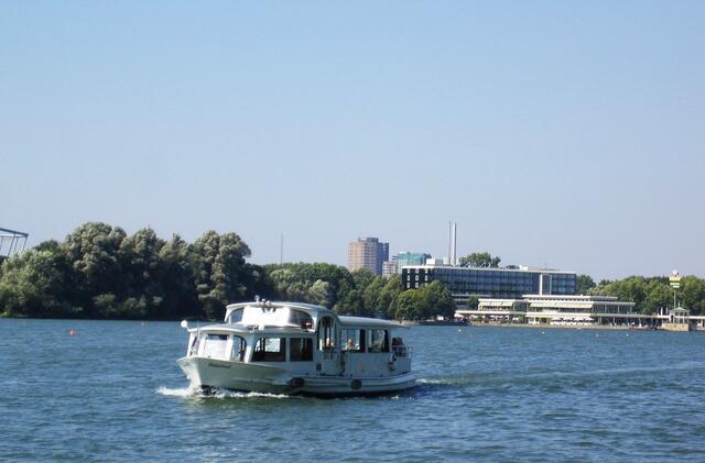 Blick vom Pier 51 zum Tagungshotel