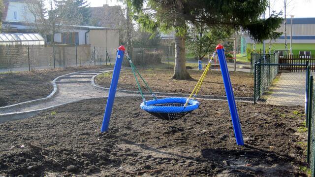 Der Spielplatz für den Krippenbereich wird neu gestaltet.