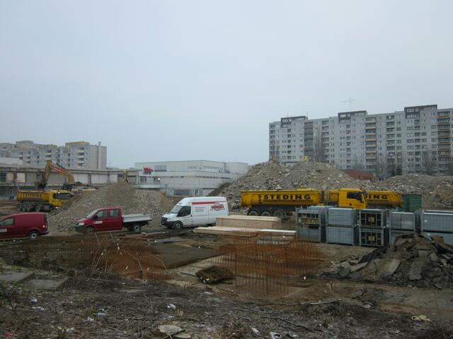 Verkehr auf der Baustelle ....