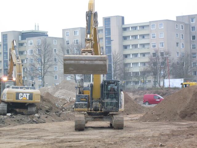 Der CAT 324E wird wieder für die Aushubarbeiten benötigt ....