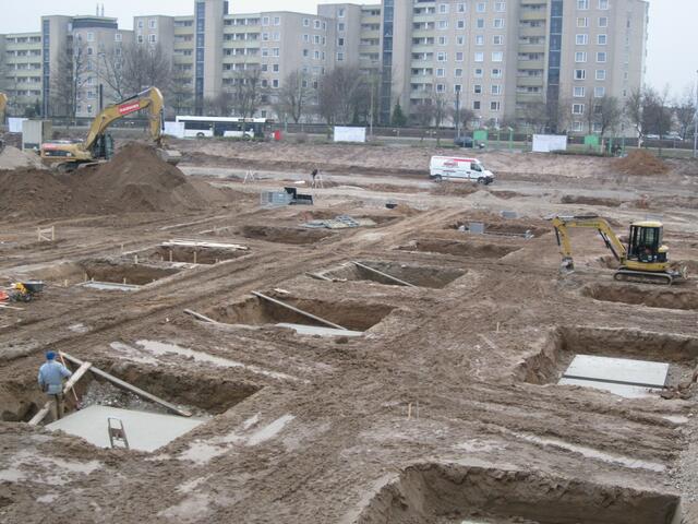 die Verschalungen wurden alle gelöst und die Fundamente sind trocken ....