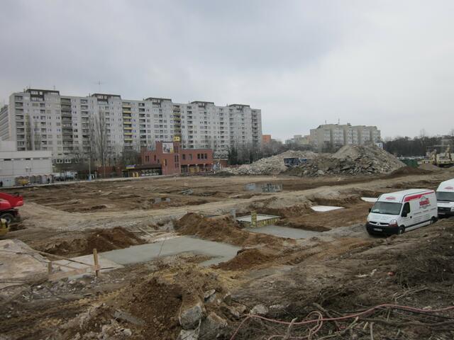immer mehr Platz auf der Baustelle ....