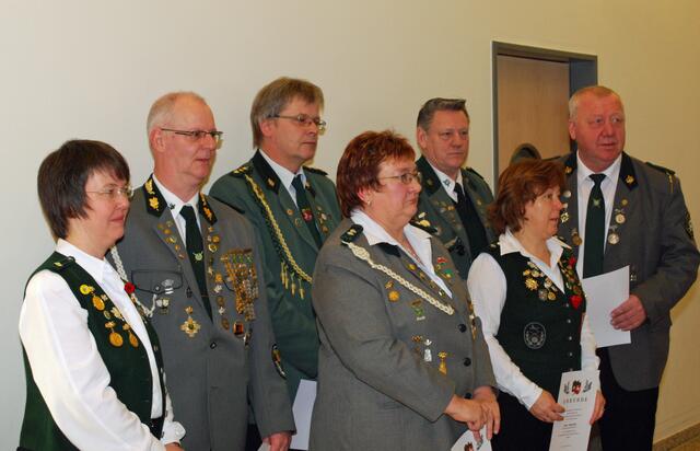 3. v. links: Bert Freund Verdienstnadel Bronze NSSV